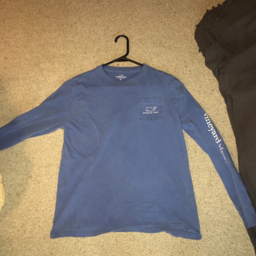 blue long sleeve vineyard vines shirt